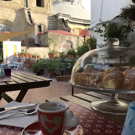 Bed & Breakfast La Terrazza Naples